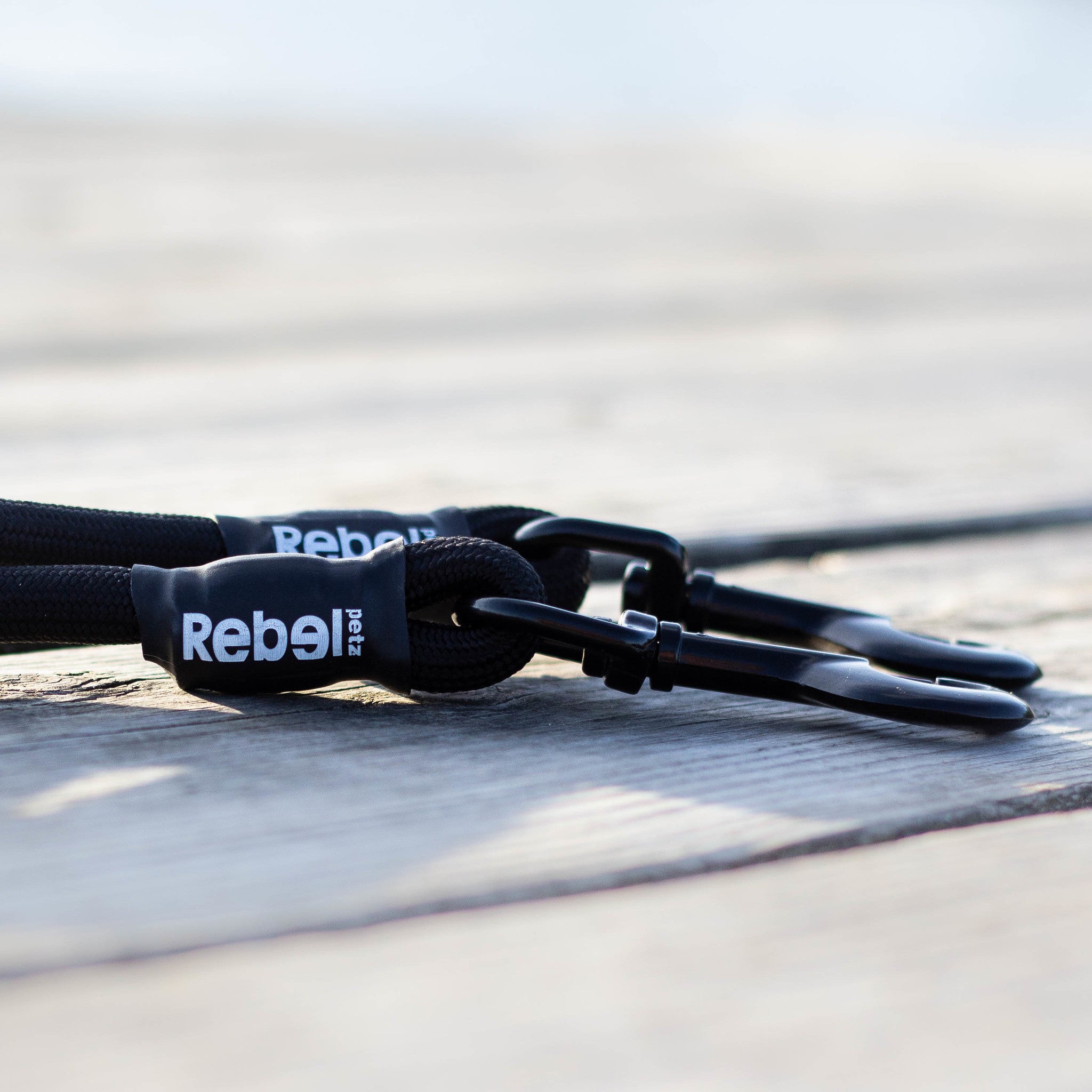 Rebel Petz stillanlegur tengitaumur - Svartur - Móri