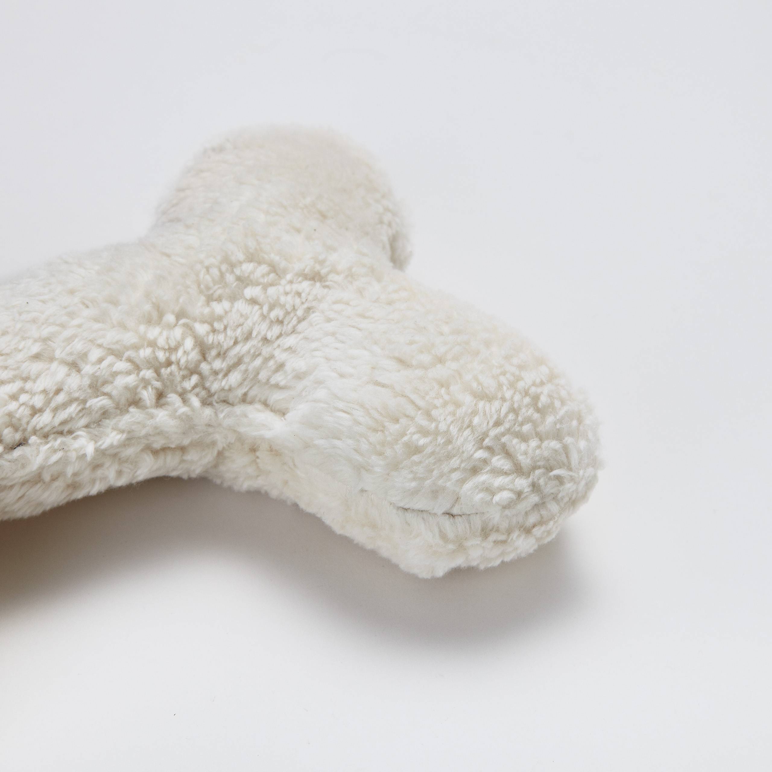 Love Bone Hundaleikfang - Hvítt plush - Móri